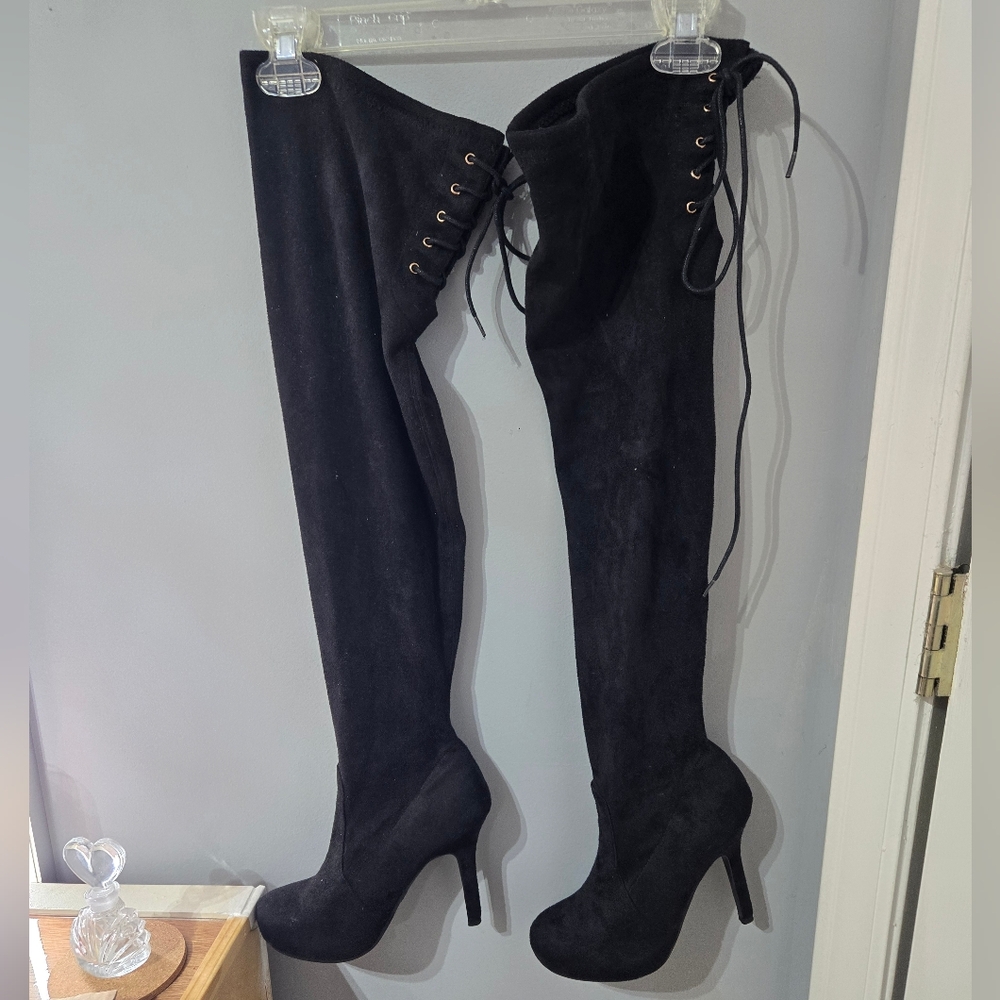 Dollhouse fax fur/suede thigh high heels/size 6